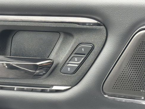 Used 2022 RAM 1500 Limited AWD/4WD image 19