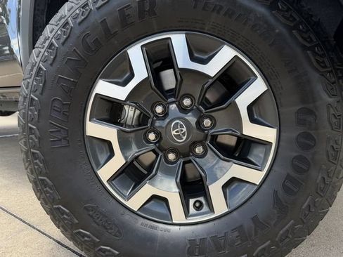Used 2023 Toyota Tacoma TRD Off-Road RWD image 10