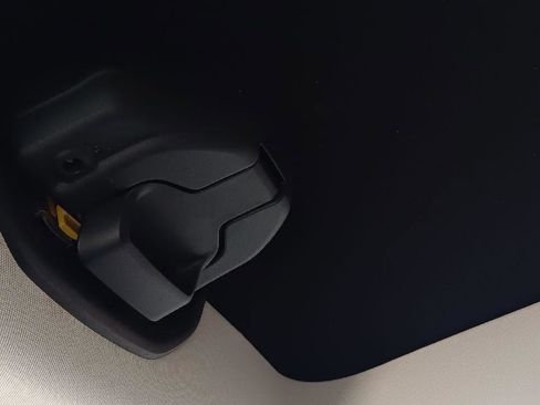 Used 2018 Jeep Renegade Latitude image 23