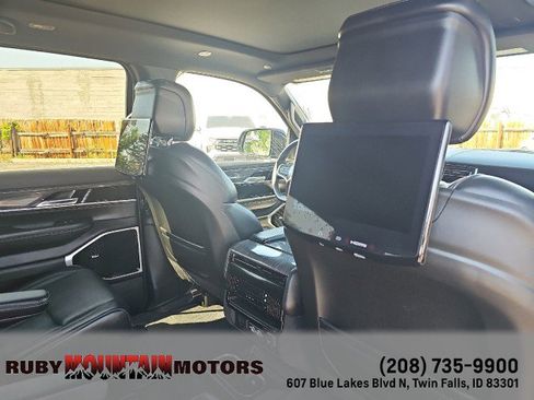 Used 2022 Jeep Wagoneer Series III w/ Premium Group I AWD/4WD image 42