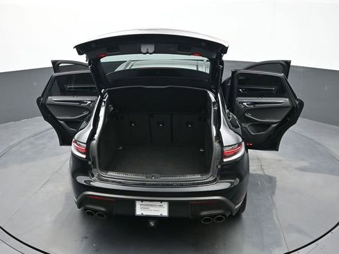 Certified 2025 Porsche Macan AWD/4WD image 28