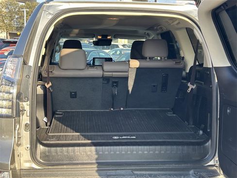 Used 2023 Lexus GX 460 Premium image 14