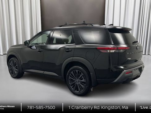 New 2026 Nissan Pathfinder SL w/ SL Premium Package AWD/4WD image 7