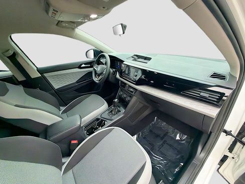 Certified 2022 Volkswagen Taos S FWD image 31