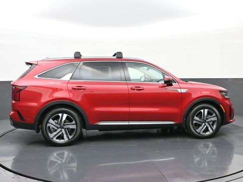 Used 2023 Kia Sorento SX Prestige w/ Panoramic Sunroof Package image 2