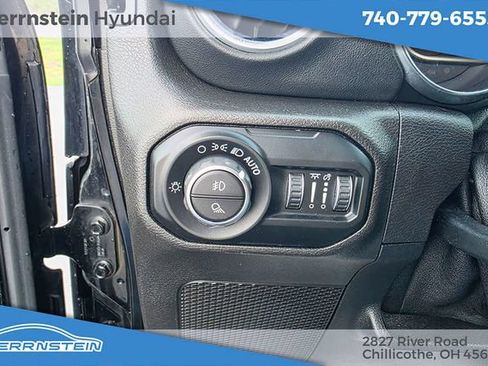 Used 2020 Jeep Gladiator Overland AWD/4WD image 16