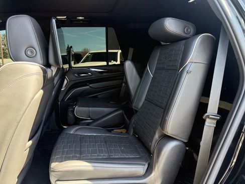 Used 2021 Cadillac Escalade Sport Platinum image 18