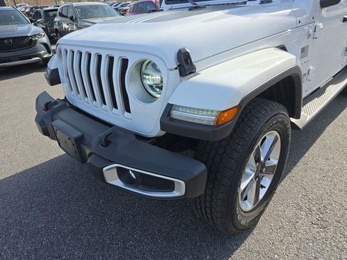Used 2021 Jeep Wrangler Unlimited Sahara image 9