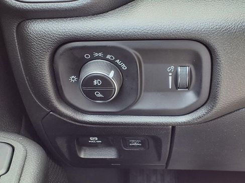 New 2026 RAM 1500 Express image 18