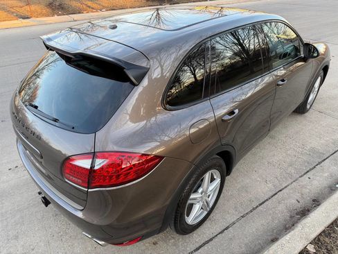 Used 2011 Porsche Cayenne S AWD/4WD image 6