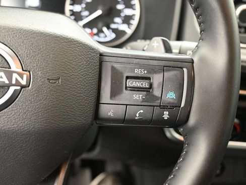 Used 2025 Nissan Rogue SV FWD image 29
