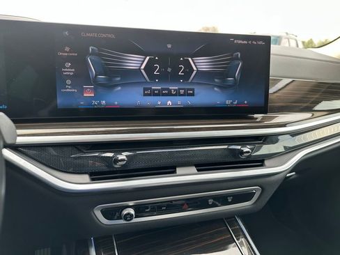 Used 2024 BMW X7 xDrive40i image 22