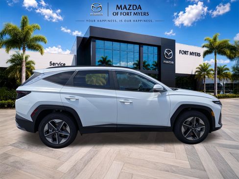New 2026 Hyundai Tucson SEL Plus FWD image 3