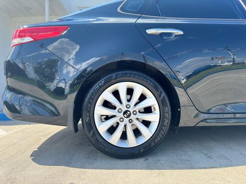 Used 2016 Kia Optima EX image 18