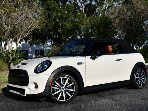 Used 2021 MINI Cooper S image 25