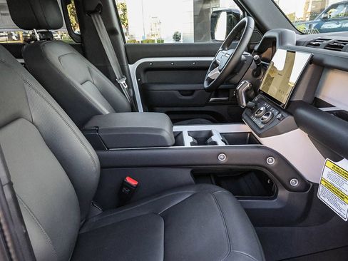 New 2026 Land Rover Defender 130 X-Dynamic SE AWD/4WD image 17