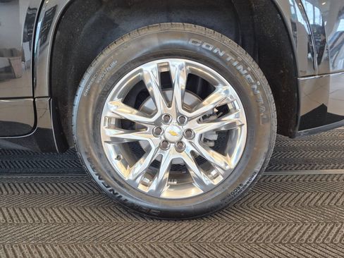 Used 2021 Chevrolet Traverse High Country AWD/4WD image 38