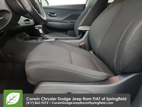 Used 2025 Hyundai Kona SEL AWD/4WD image 19
