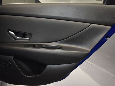 Used 2021 Hyundai Elantra SEL w/ Convenience Package image 14