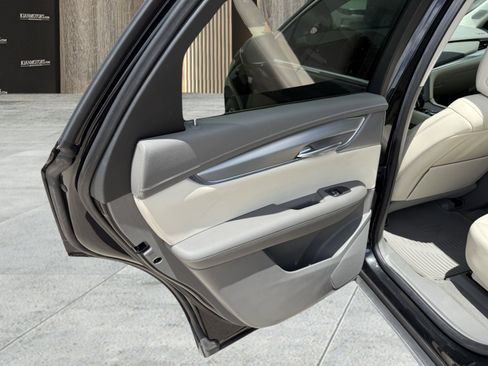 Used 2021 Cadillac XT5 Premium Luxury image 34