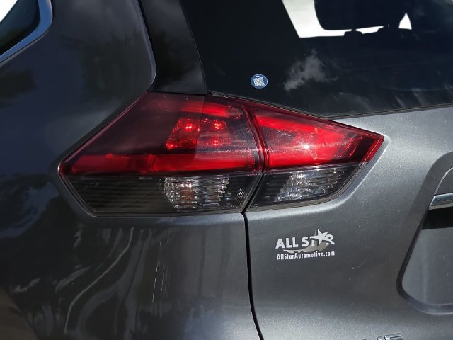 Used 2020 Nissan Rogue S FWD image 34