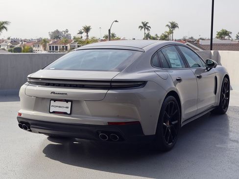 New 2026 Porsche Panamera image 9