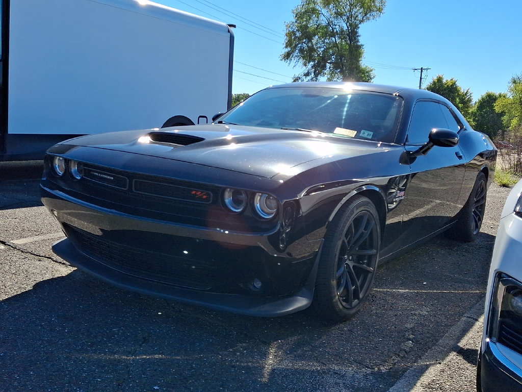 Used 2021 Dodge Challenger R/T w/ Performance Handling Group RWD image 4