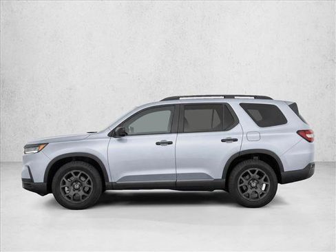 Used 2025 Honda Pilot TrailSport image 4