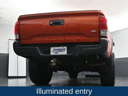 Used 2017 Toyota Tacoma TRD Off-Road w/ Tow Package (A/T) image 27