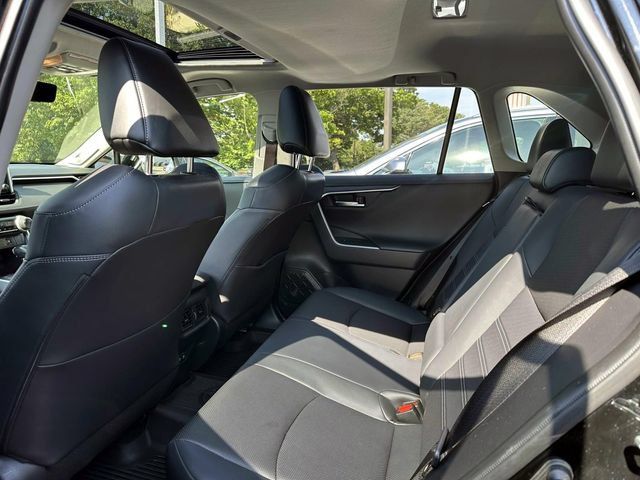Used 2020 Toyota RAV4 Limited w/ Limited Grade Weather Package AWD/4WD image 11