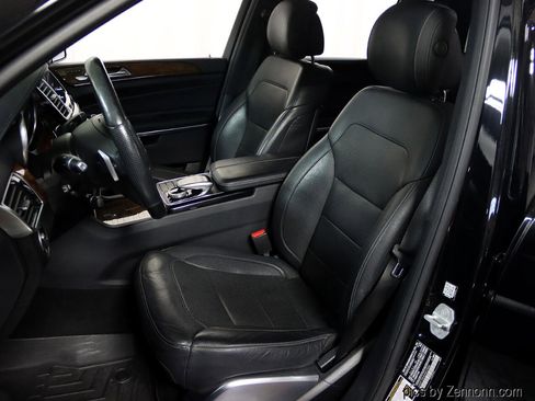 Used 2017 Mercedes-Benz GLS 550 4MATIC w/ Driver Assistance Package image 11