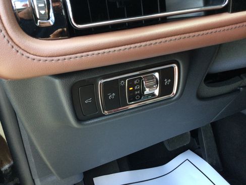 New 2026 Lincoln Aviator Reserve AWD/4WD image 9