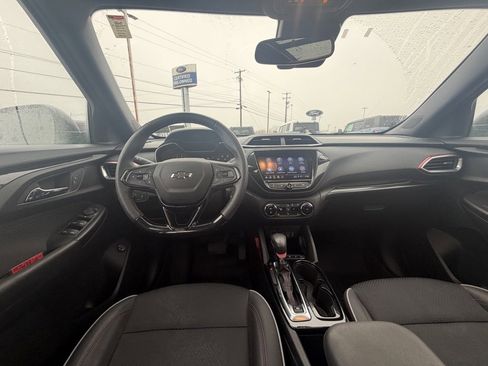 Used 2023 Chevrolet TrailBlazer RS w/ Sun and Liftgate Package image 14