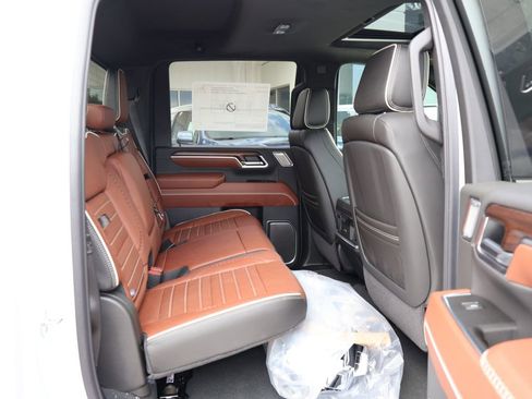New 2026 GMC Sierra 3500 Denali Ultimate AWD/4WD image 30