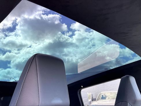 Used 2024 Tesla Cybertruck AWD Crew Cab image 30