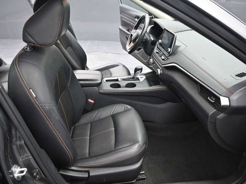 Used 2022 Nissan Altima 2.5 SR image 19