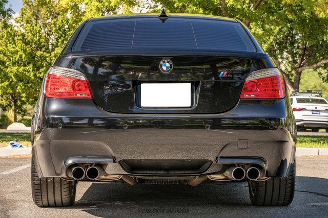 Used 2010 BMW M5 RWD image 5