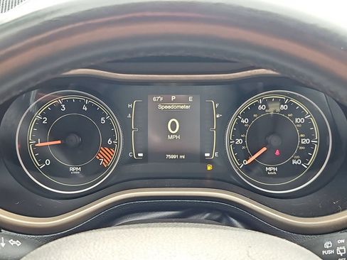 Used 2014 Jeep Cherokee Latitude AWD/4WD image 21