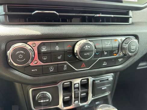 New 2026 Jeep Gladiator Sport AWD/4WD image 16