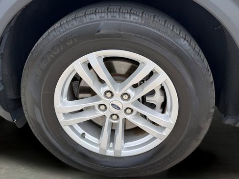 Certified 2023 Ford Explorer XLT RWD image 21