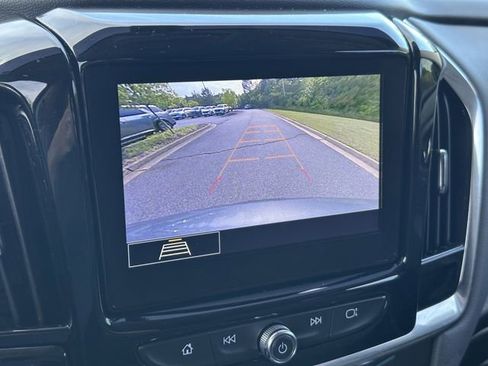 Used 2020 Chevrolet Traverse LT FWD image 31
