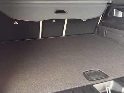 Used 2026 Mercedes-Benz GLB 250 4MATIC image 33