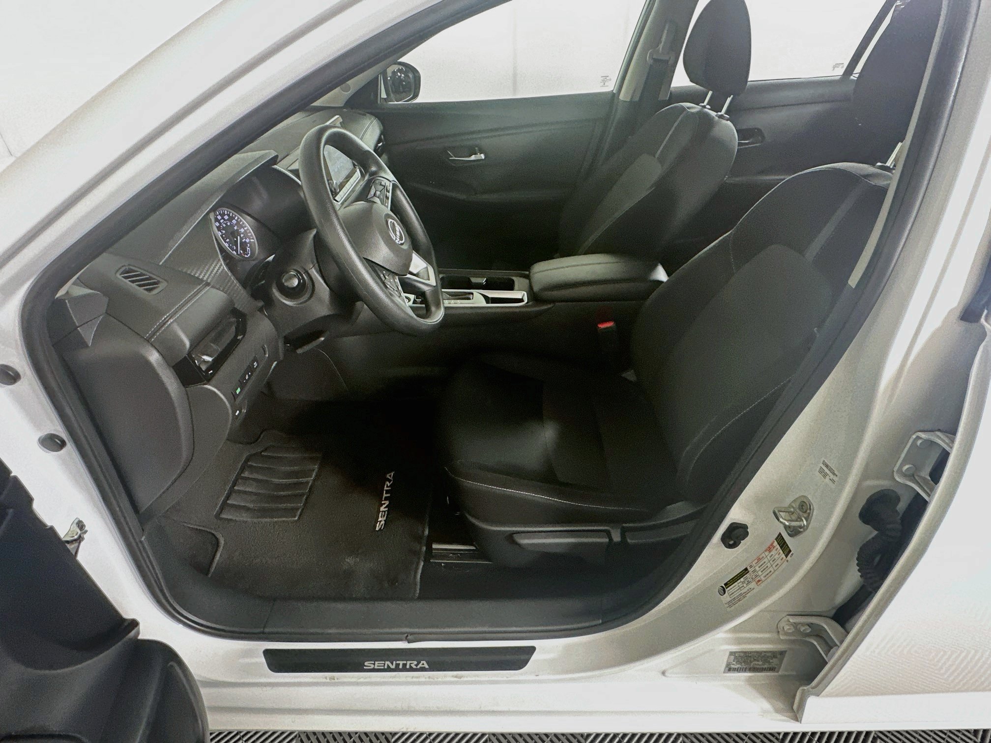 Used 2025 Nissan Sentra SV FWD image 13