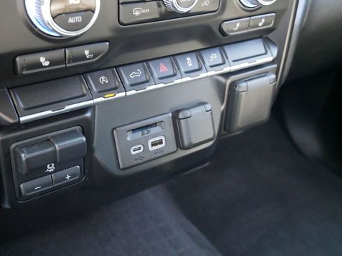 Used 2019 GMC Sierra 1500 SLT AWD/4WD image 27