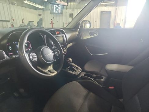 Used 2024 Kia Soul LX FWD image 7
