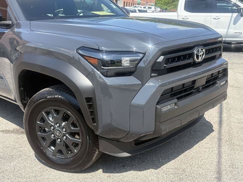 Used 2025 Toyota 4Runner SR5 RWD image 26