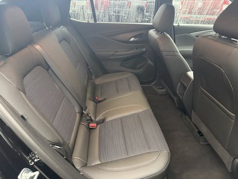 Used 2025 Buick Envista Preferred image 19