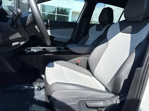 Certified 2024 Volkswagen ID.4 Pro AWD/4WD image 10