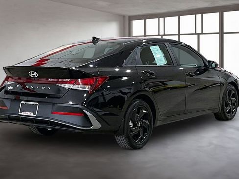 Used 2026 Hyundai Elantra Sport FWD image 3