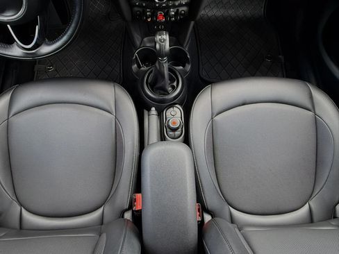 Used 2018 MINI Cooper 4-Door Hardtop FWD image 22